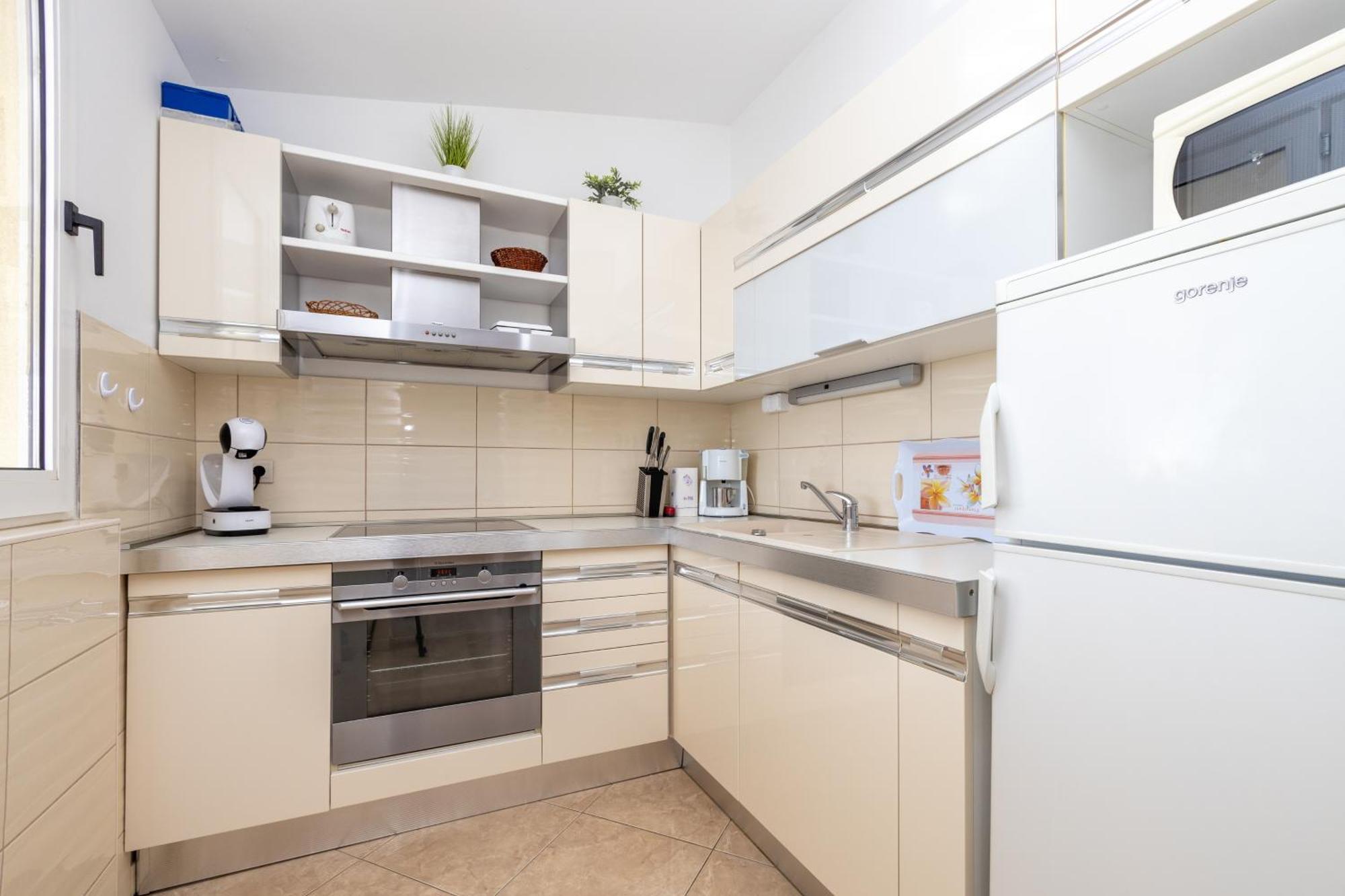 Apartments By The Sea Duce, Omis - 946 المظهر الخارجي الصورة
